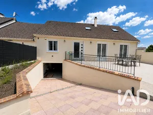 Maison traditionnelle à Jouy-le-Châtel (77970)