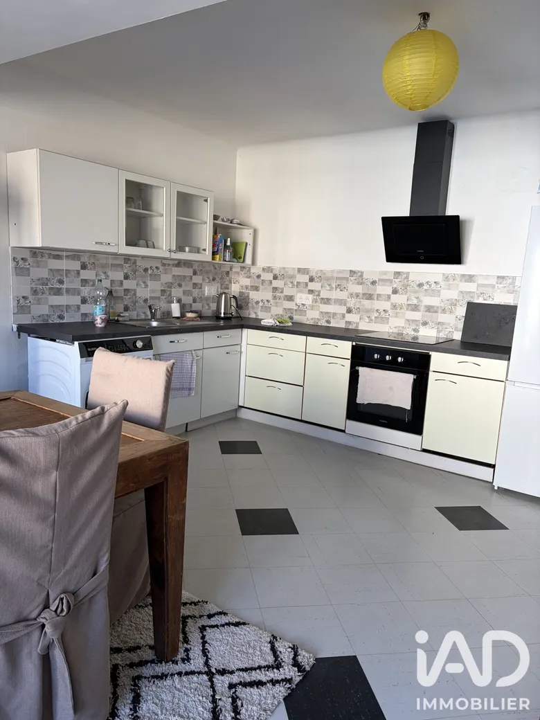 Maison 7 pièces 210 m² · à Bazouges-la-Pérouse · 210 m² · 132 000 €