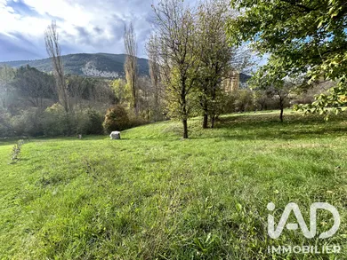 Terrain à bâtir à MORIEZ (04170)