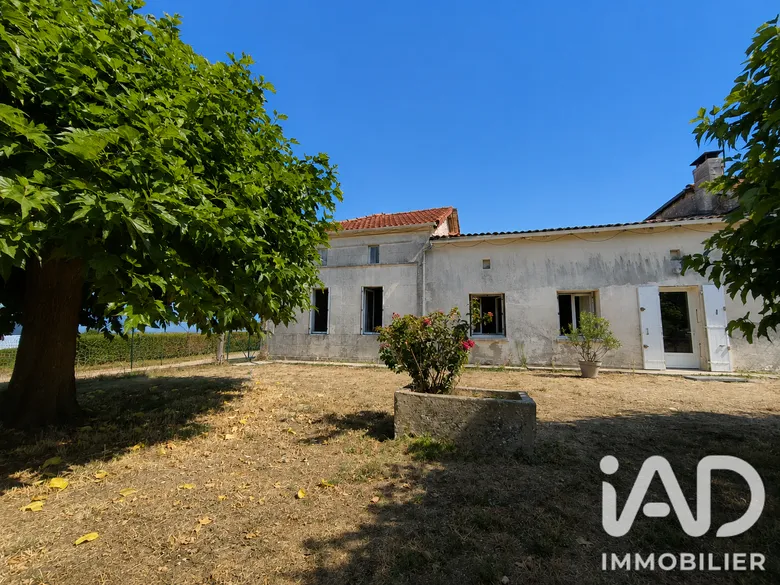 Maison 4 pièces 108 m² · à Fontaines-d'Ozillac · 108,2 m² · 180 000 €