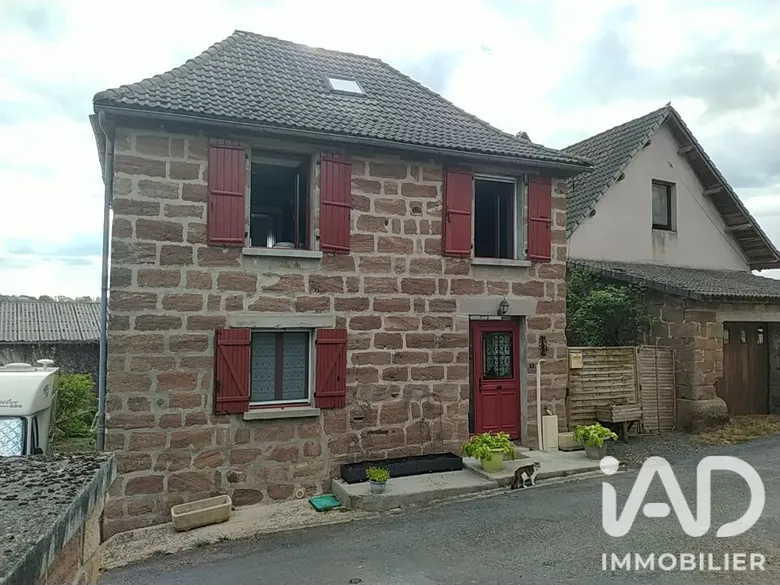 Maison 11 pièces 157 m² · à Saint-Aulaire · 157 m² · 219 900 €