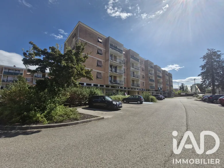 Appartement 5 pièces 98 m² · à Loyettes · 97,8 m² · 155 000 €