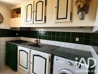 Appartement à Bras (83149)