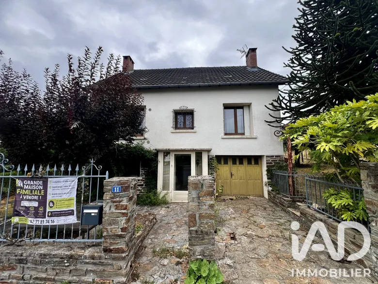 Maison 11 pièces 165 m² · à Saint-Yrieix-la-Perche · 165 m² · 166 000 €