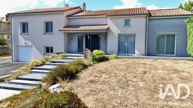 Detached house in Verruyes (79310)