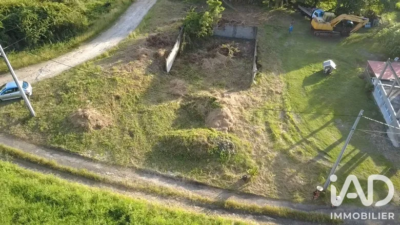 Terrain à grand bourg (97112) · 115 000 €