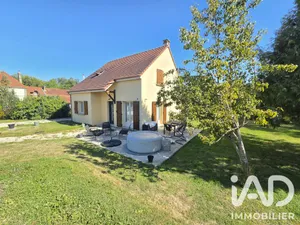 House in Chamoy (10130)