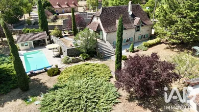 Maison traditionnelle à Assier (46320)