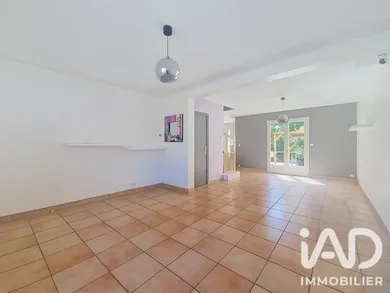 House in Vue (44640)