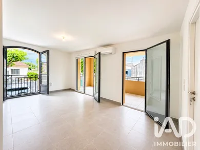 Appartement à Sarrians (84260)