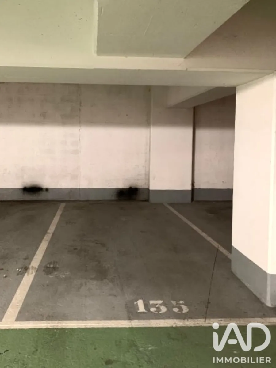 Parking à Paris (75014) photo 3