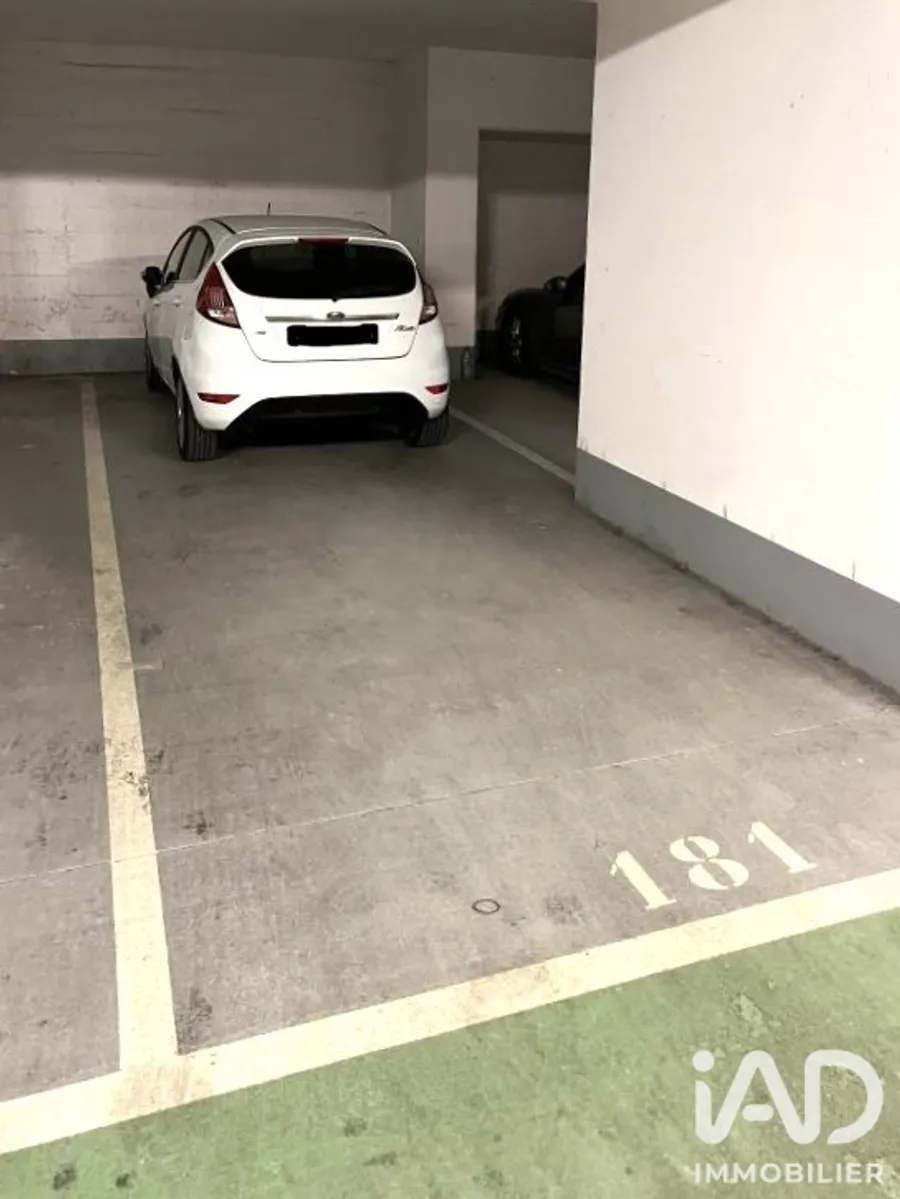 Parking à Paris (75014) photo 2
