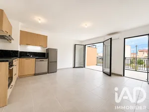 Apartment in Sarrians (84260)