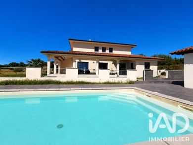 Architectural house in Figeac (46100)