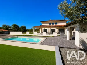 Architectural house in Figeac (46100)