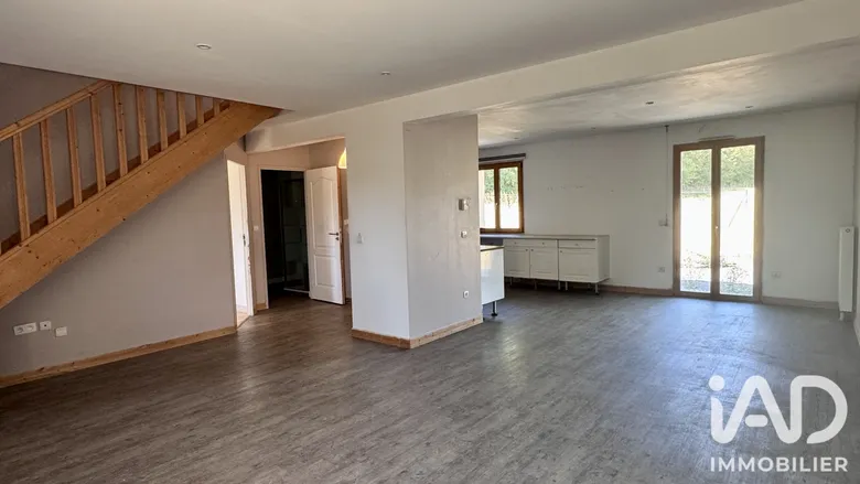 Maison 5 pièces 109 m² · à Poligny · 109 m² · 195 000 €