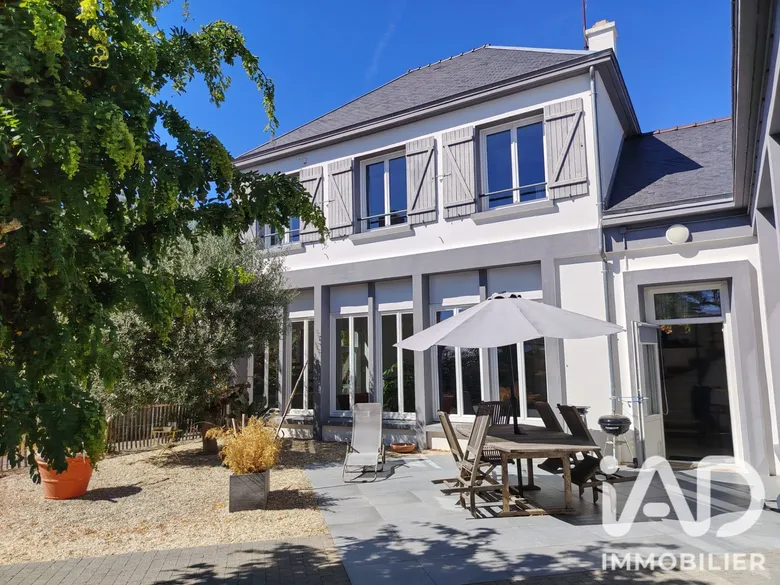 Maison 10 pièces 237 m² · à Belz · 237 m² · 749 000 €
