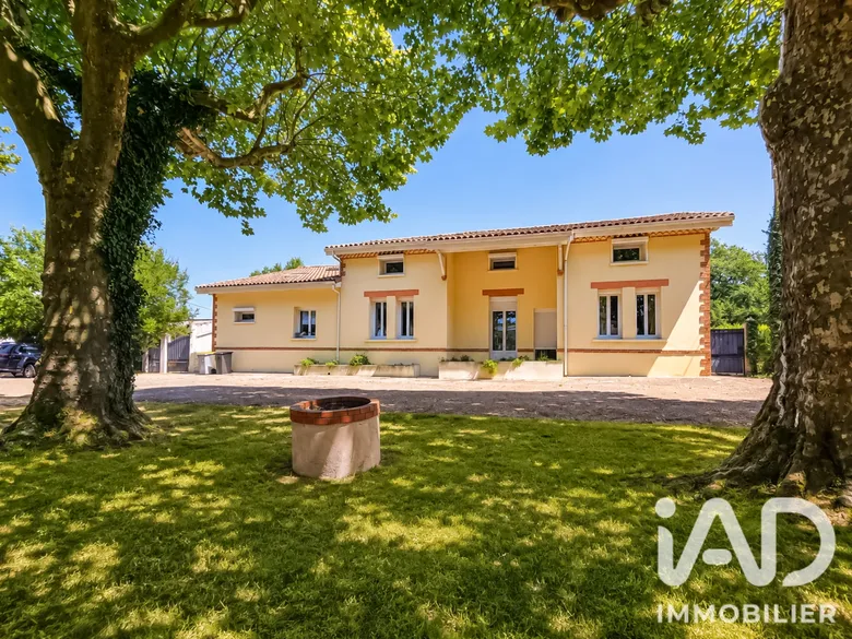 Maison 8 pièces 253 m² · à Reynies · 253 m² · 280 000 €
