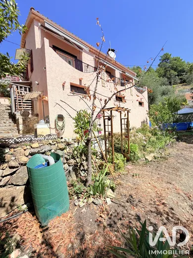 Maison de campagne à Gilette (06830)