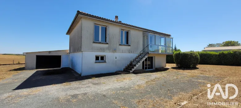 Maison 5 pièces 101 m² · à Échiré · 101 m² · 125 000 €