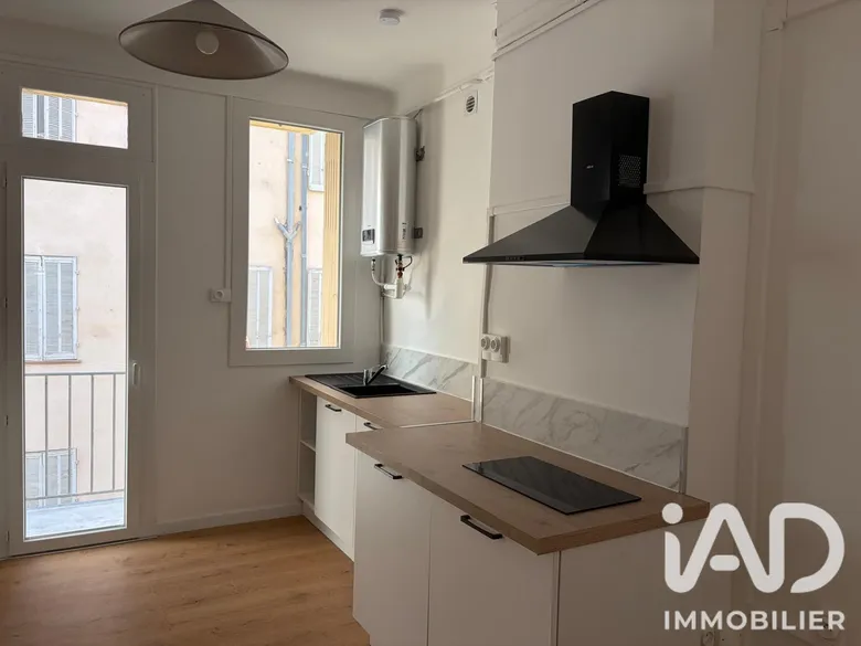 Appartement 4 pièces 81 m² · à Toulon · 81 m² · 940 €