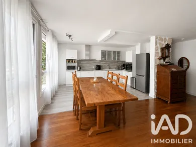 Apartment in Combs-la-Ville (77380)