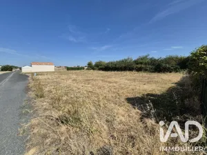 Building plot in Loretz-d'Argenton (79290)