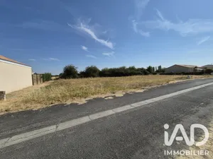 Building plot in Loretz-d'Argenton (79290)