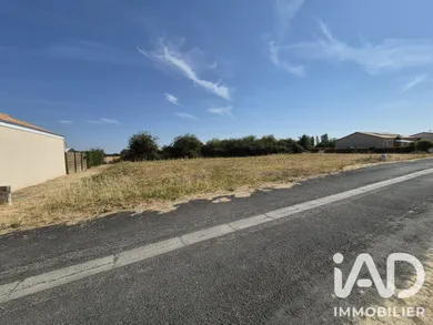 Terrain à bâtir à Loretz-d'Argenton (79290)