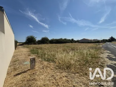 Terrain à bâtir à Loretz-d'Argenton (79290)