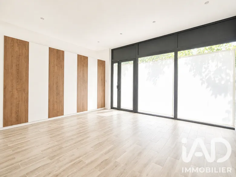 Murs commerciaux à Saint-Cloud (92210) · 110 m² · 492 900 €