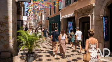 Divers Commerces à Toulon (83000)