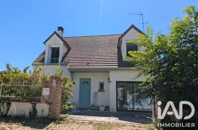 Maison traditionnelle à Ecquevilly (78920)