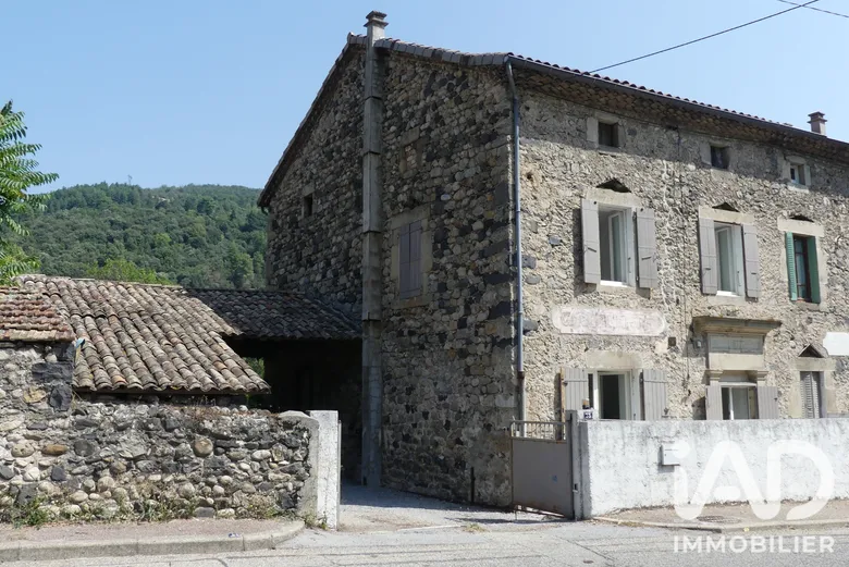 Maison 5 pièces 104 m² · à Lalevade-d'Ardèche · 104 m² · 179 000 €