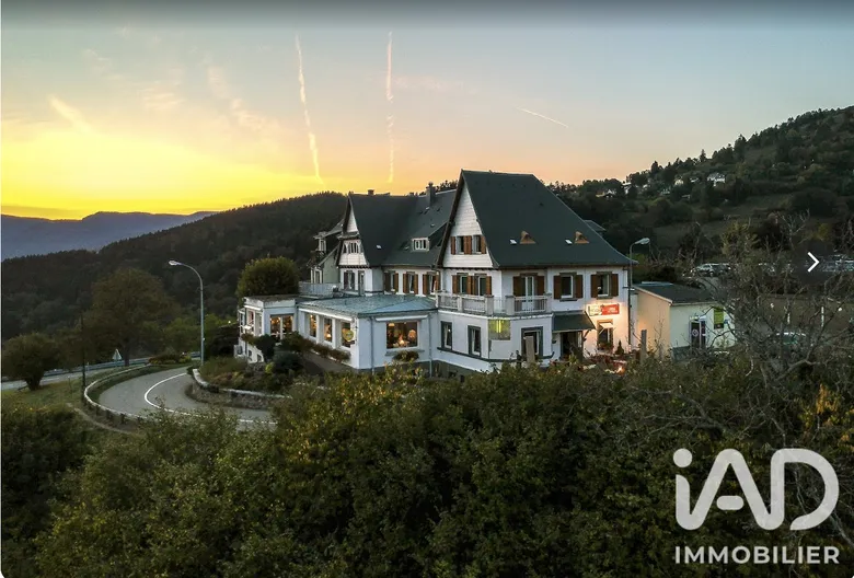 Murs commerciaux à Hohrod (68140) · 953 m² · 2 000 000 €