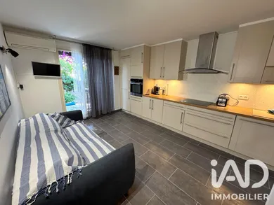 Apartment in Bandol (83150)