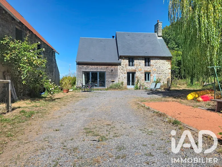 Maison 8 pièces 194 m² · à Le Tanu · 194 m² · 298 000 €