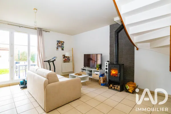 Maison à Périgny (94520) photo 2