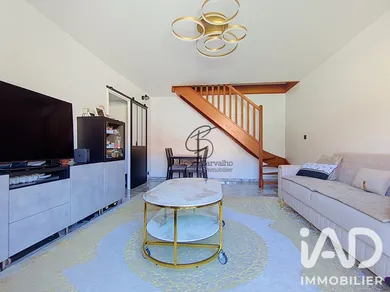 Duplex à Roissy-en-Brie (77680)