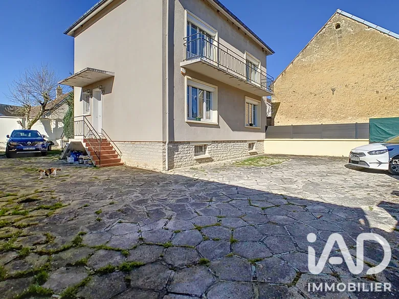 Maison 4 pièces 162 m² · à Barbonne-Fayel · 162 m² · 158 000 €