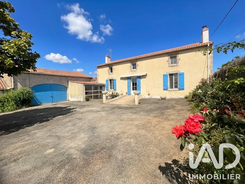 Maison 5 pièces 130 m² · à Luché-Thouarsais · 130 m² · 129 500 €