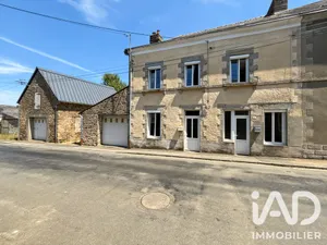 Maison de village à Courcité (53700)