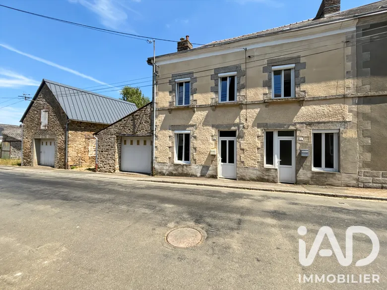 Maison 6 pièces 128 m² · à Courcité · 128 m² · 60 000 €