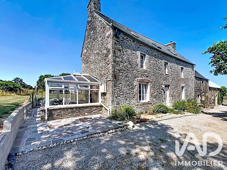 Maison 8 pièces 152 m² · à Saint-Mayeux · 152 m² · 229 950 €