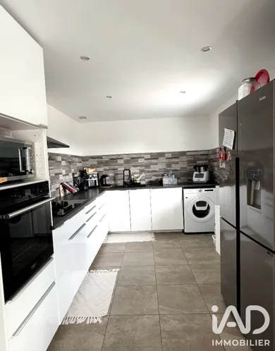 Apartment in Le Rove (13740)