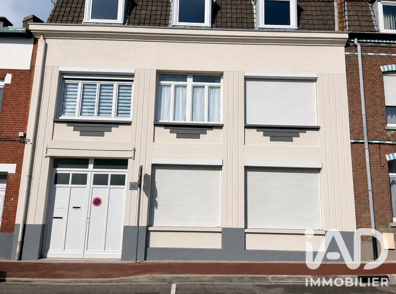 Murs commerciaux à Tourcoing (59200) · 80,7 m² · 106 000 €