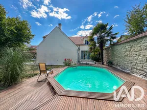 Maison traditionnelle à Maule (78580)