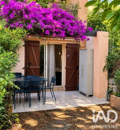 Apartment in Bandol (83150)