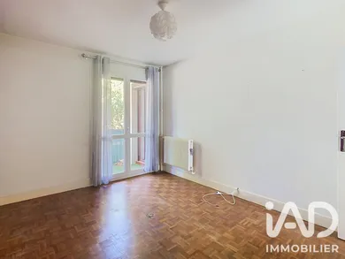 Appartement à Sainte-Geneviève-des-Bois (91700)