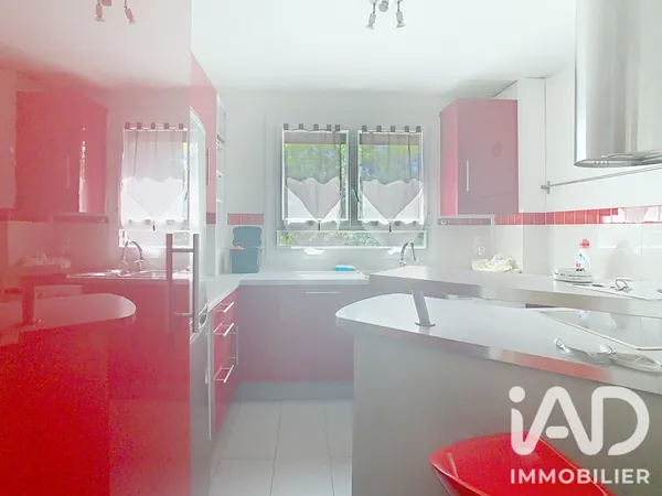 Appartement à Sainte-Geneviève-des-Bois (91700) photo 2